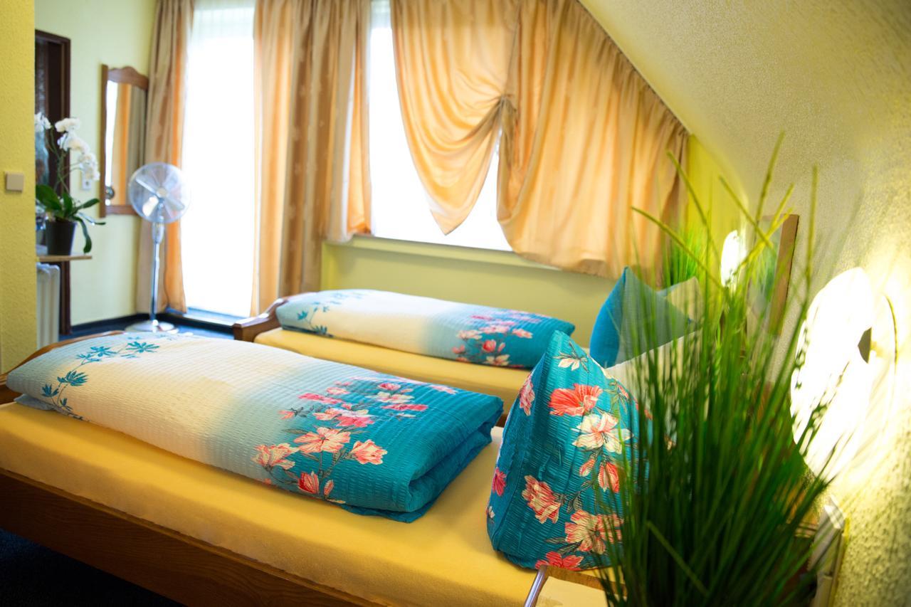 Hotel Zur Bruecke Крефельд Экстерьер фото